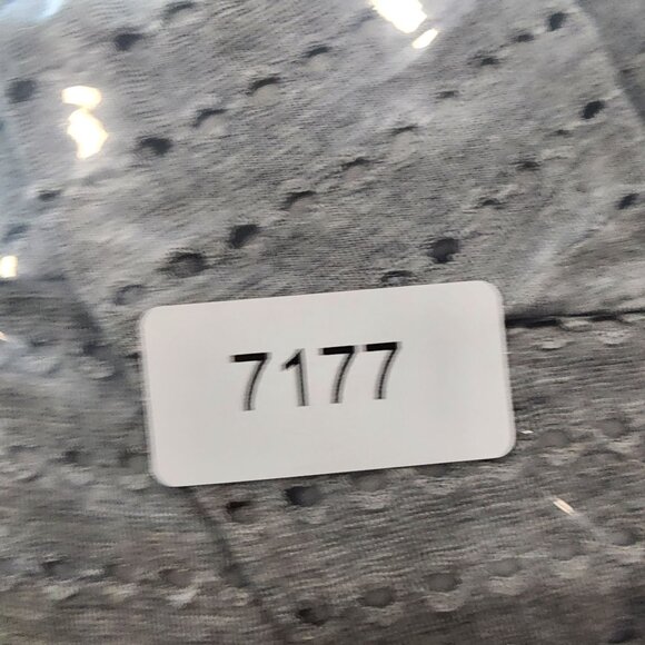 Womens Grey Lane Bryant Perforated Top Round Neck Long Sleeve Size 22/24 - Picture 8 of 8